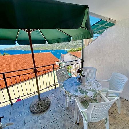 Apartmani Ines Marina  Exterior foto