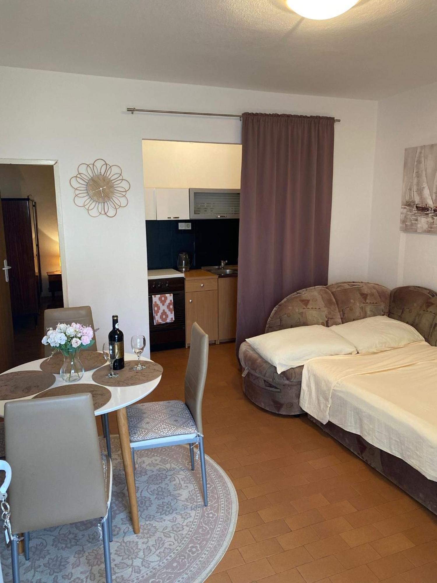 Apartmani Ines Marina  Exterior foto